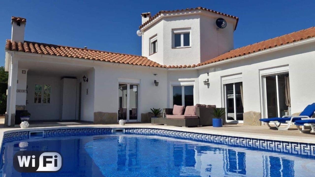 Villa Voor 8 Personen Met Zwembad Calafat Exterior photo
